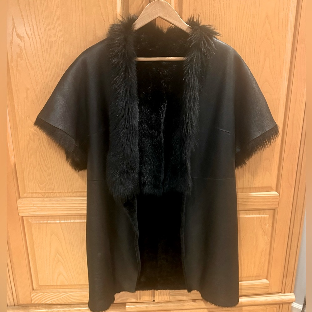 Black Reversible Leather/Faux Fur Capelet Jacket Size Large